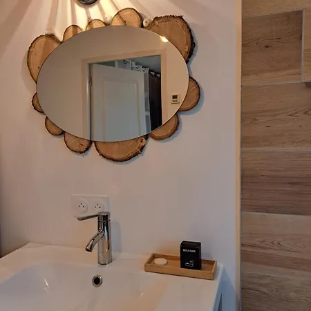 Apartment Independante En Foret Plesse